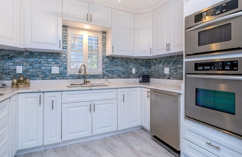 Marathon House | Serenity Bay ~ Newly Remodeled ~ A boater`s paradise!
