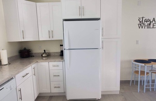 Tavernier House | Serenity Beach House - 2 blocks from Harry Harris Park/Beach/Ocean/Boat ramp