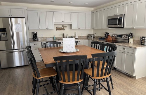 Cape May Condo | Serenity by the Sea - Sleeps 8 - 1 block from the beach!
