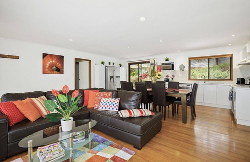 Daylesford House | Serenity@ Daylesford - wood-fire - aircon - wifi - Netflix
