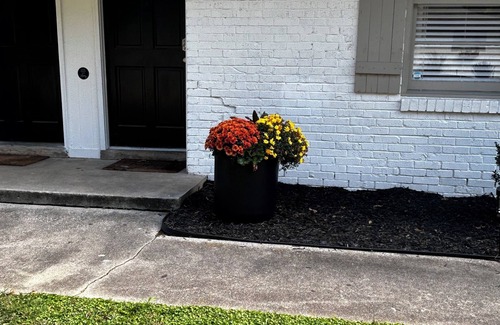 Covington House | Serenity Escape- 1/2 mile from the square