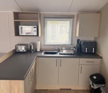 Clacton-on-Sea House | Serenity Holiday Home