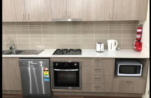 Pakenham Apartment | Serenity Home 7 by Hiverooms