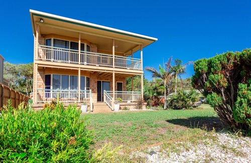 Kinka Beach Apartment | Serenity House at Kinka - LOWER LEVEL