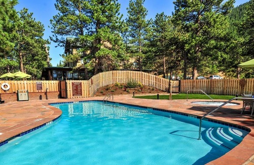 Estes Park Apartment | Serenity in the Beautiful Rocky Mountains, Scenic Views, Minutes to Riverwalk