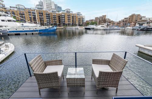 Tower Hill Boat Rental | Serenity in the Heart of London
