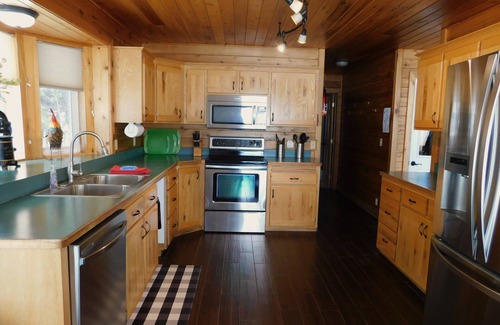 Island Park Cabin | Serenity Lodge Located 25 minutes from Yellowstone with Breathtaking Views
