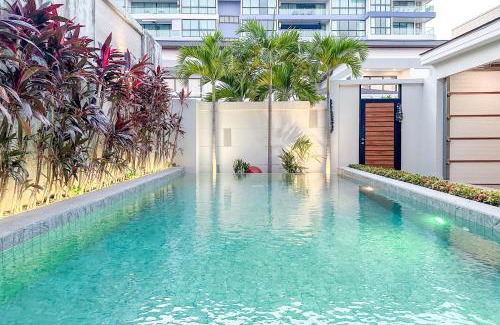 South Pattaya Villa | Serenity lux Pool Villa in Jomtien 5BR & 5 Mins to Beach 豪華五臥泳池別墅 5分鐘到達中天海灘