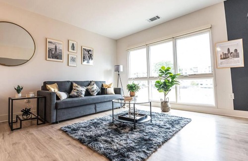 Optimist Park Apartment | Serenity Luxe Stays