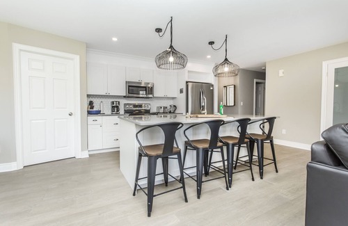 Historic Old Town House | SERENITY MODERN RENOVATED BEAUTIFUL BUNGALOW- in OLD TOWNE w Hot tub