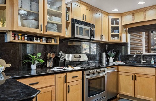Big Bear Lake House | Serenity Nook + Hot Tub + BBQ + A/C + Pets