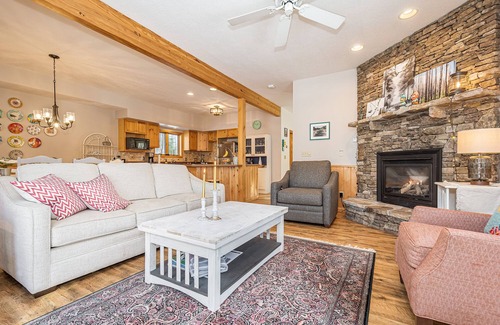 Swanton House | Serenity Now | Lake Access, Cozy Year Round!