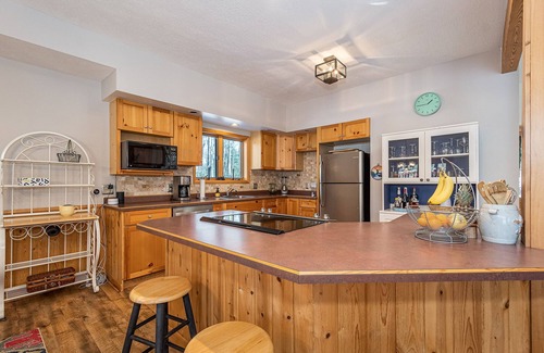 Swanton House | Serenity Now | Lake Access, Cozy Year Round!
