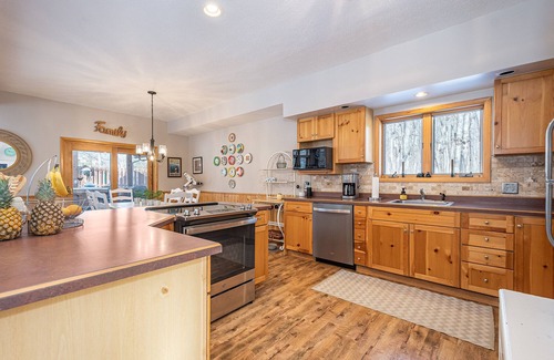 Swanton House | Serenity Now | Lake Access, Cozy Year Round!