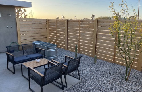 Landers House | Serenity Now/Spa+Outdoor Shower+Hammocks+RV h/up