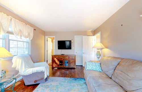 Caine Woods House | Serenity on Sailing Rd