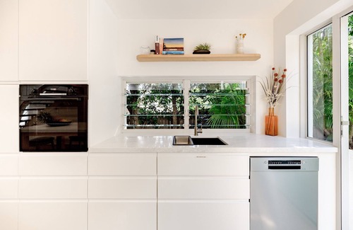 Sunshine Beach Apartment | Serenity on Sunshine~Easy Walk to Village & Beach