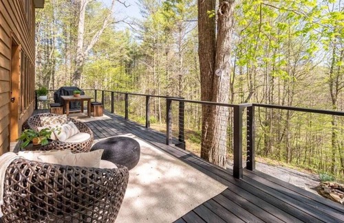 Dugspur Cottage | Serenity Peak w/Native Trout Stream/Secluded