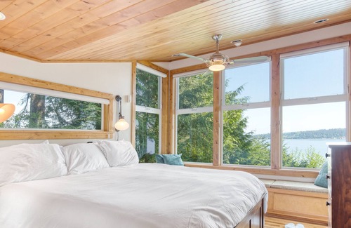 Greenbank House | Serenity Pines - Waterfront | Fireplace