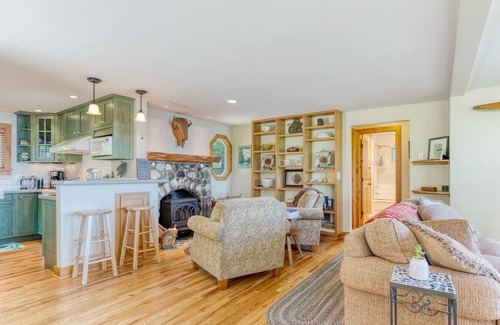 Greenbank House | Serenity Pines - Waterfront | Fireplace
