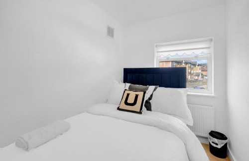 Dagenham House | Serenity Retreat in Dagenham