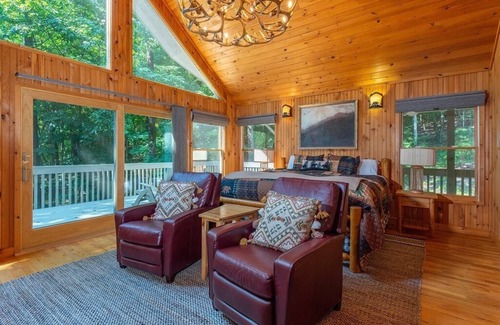 Lake Lure House | Serenity Ridge at Rumbling Bald