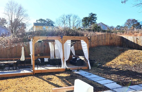 Stone Mountain House | Serenity Ridge Retreat near Stone Mountain Park