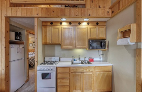Lead Cabin | Serenity Ridge Retreat