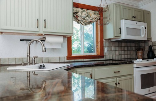 Bodden Town Villa | Serenity Sands is perfect for friends travelling together or a 2 couples!