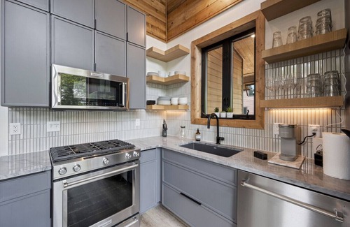 Broken Bow Cabin | Serenity Shores Modern Cabin on a River in Broken Bow