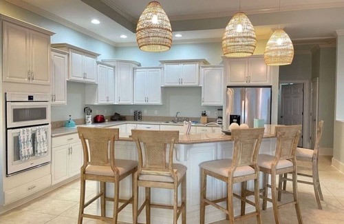 East End House | Serenity Sunset, Dog Friendly, Beach/Bay Views, Pool, Elevator