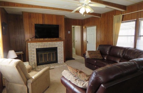 Weaverville House | Serenity Views Bungalow - Close to City and Parkway!
