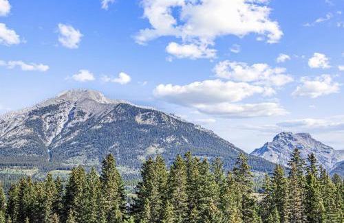 Canmore House | Serenity Villa at Tamarack