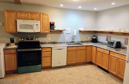 Town of Torrey House | Serenity Zen House on Seneca Lake - Pet Friendly