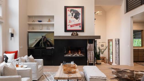 Highland Meadows House | Serenvale Retreat