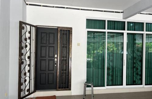 Gua House | Seri Hayzar Homestay