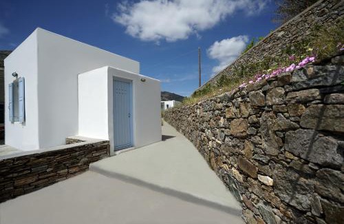 Livadi House | Serifos cozy home with a view