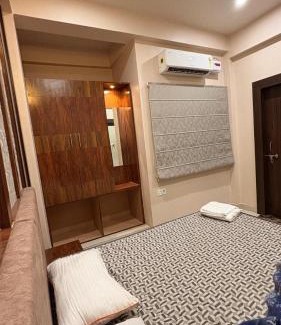Mahmoorganj Apartment | Serinity Homestay