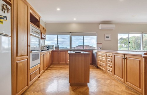Albany House | Serpentine Rose