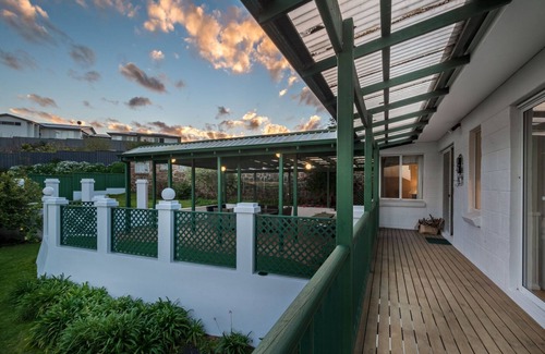Albany House | Serpentine Rose