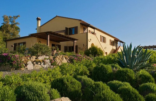 Riparbella Apartment | Serra Destri, 2-room apt. in country house, pool, panoramic, view to sea, relax