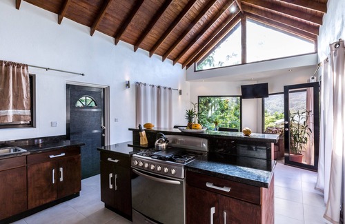 Soufriere Villa | SERRANA VILLA - LUXURY HILLTOP RETREAT;GREAT LOCATION; UNFORGETTABLE VIEWS!