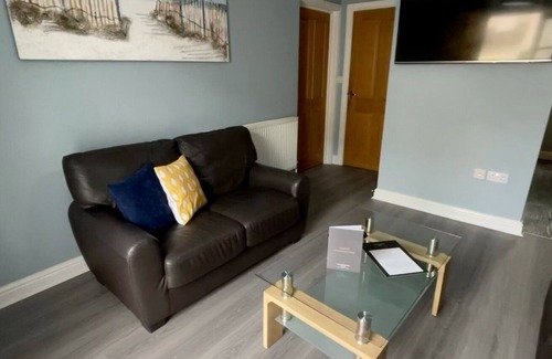 Mumbles Apartment | Serviced 2 bed Apartment @Norton House in Mumbles