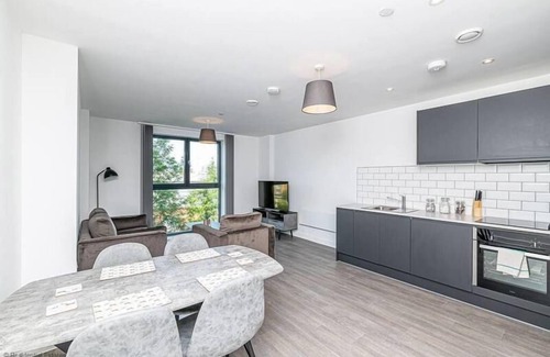 Old Trafford Apartment | Serviced Apartment Manchester With Parking