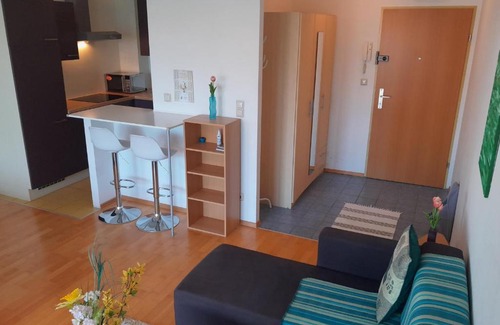 Donaustadt Apartment | Serviced Apartment with Sunny Balcony