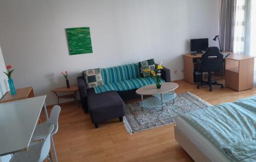Donaustadt Apartment | Serviced Apartment with Sunny Balcony