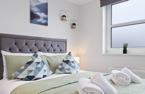 Penge Apartment | Serviced Ensuite Room Crystal Palace London SE20