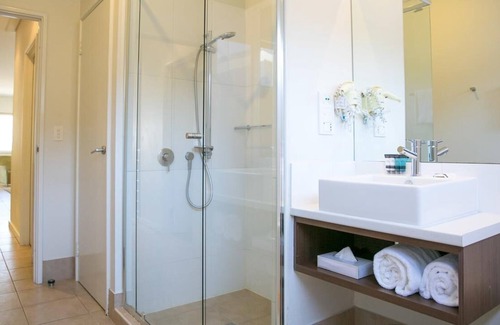 Beresford Apartment | Serviced & Furnished Extended stay luxury accommodation