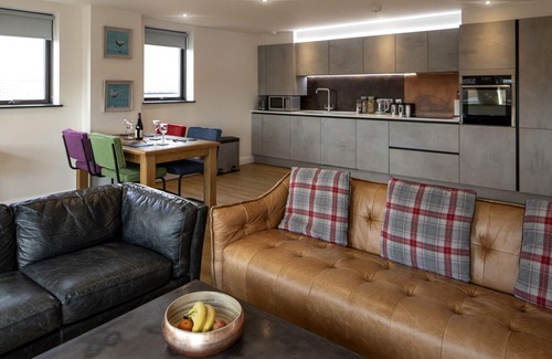 Swindon Apartment | Serviced Penthouse Apartment in Old Town Swindon