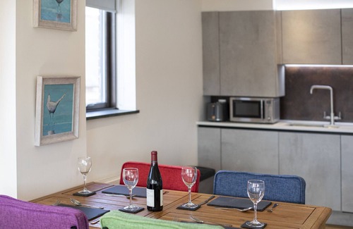 Swindon Apartment | Serviced Penthouse Apartment in Old Town Swindon